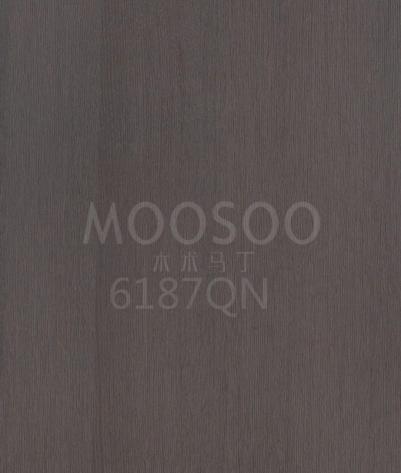 Панели из древесины беленого дуба с проволочной шлифовкой